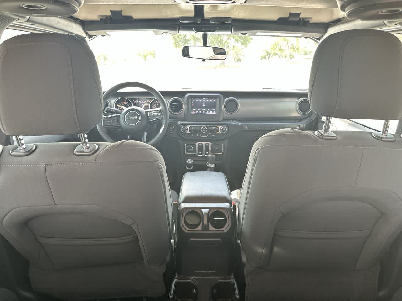 Jeep Wrangler Sport S de 2 puertas y tracción 4x4, modelo 2023