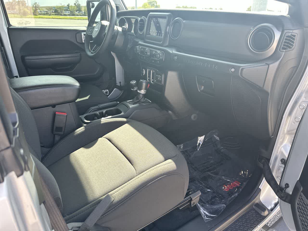 Jeep Wrangler Sport S de 2 puertas y tracción 4x4, modelo 2023