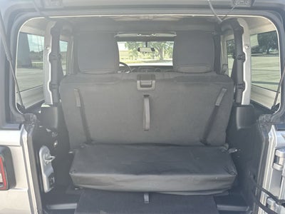 Jeep Wrangler Sport S de 2 puertas y tracción 4x4, modelo 2023