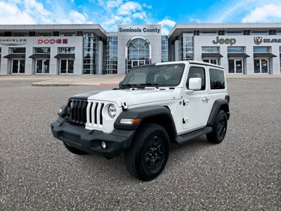 Jeep Wrangler Sport S de 2 puertas y tracción 4x4, modelo 2023