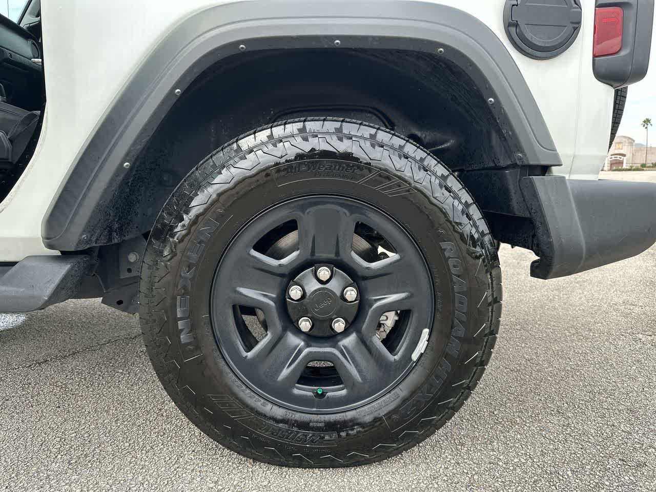 Jeep Wrangler Sport S de 2 puertas y tracción 4x4, modelo 2023