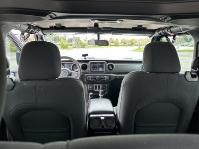 Jeep Wrangler Sport S de 2 puertas y tracción 4x4, modelo 2023