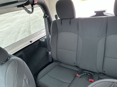 Jeep Wrangler Sport S de 2 puertas y tracción 4x4, modelo 2023