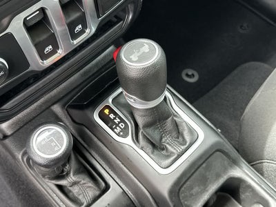 Jeep Wrangler Sport S de 2 puertas y tracción 4x4, modelo 2023