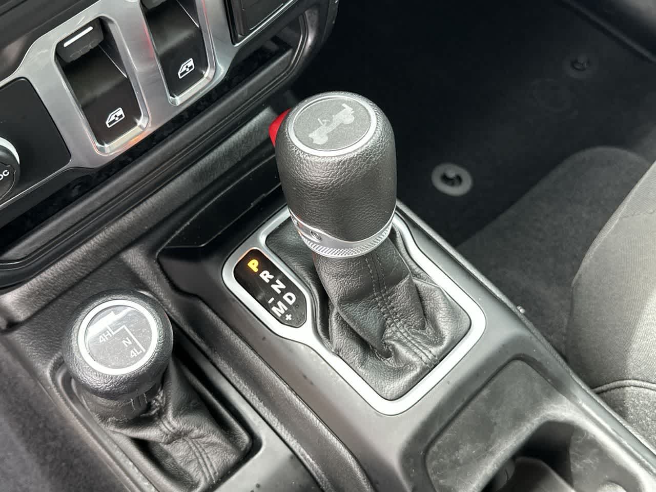 Jeep Wrangler Sport S de 2 puertas y tracción 4x4, modelo 2023