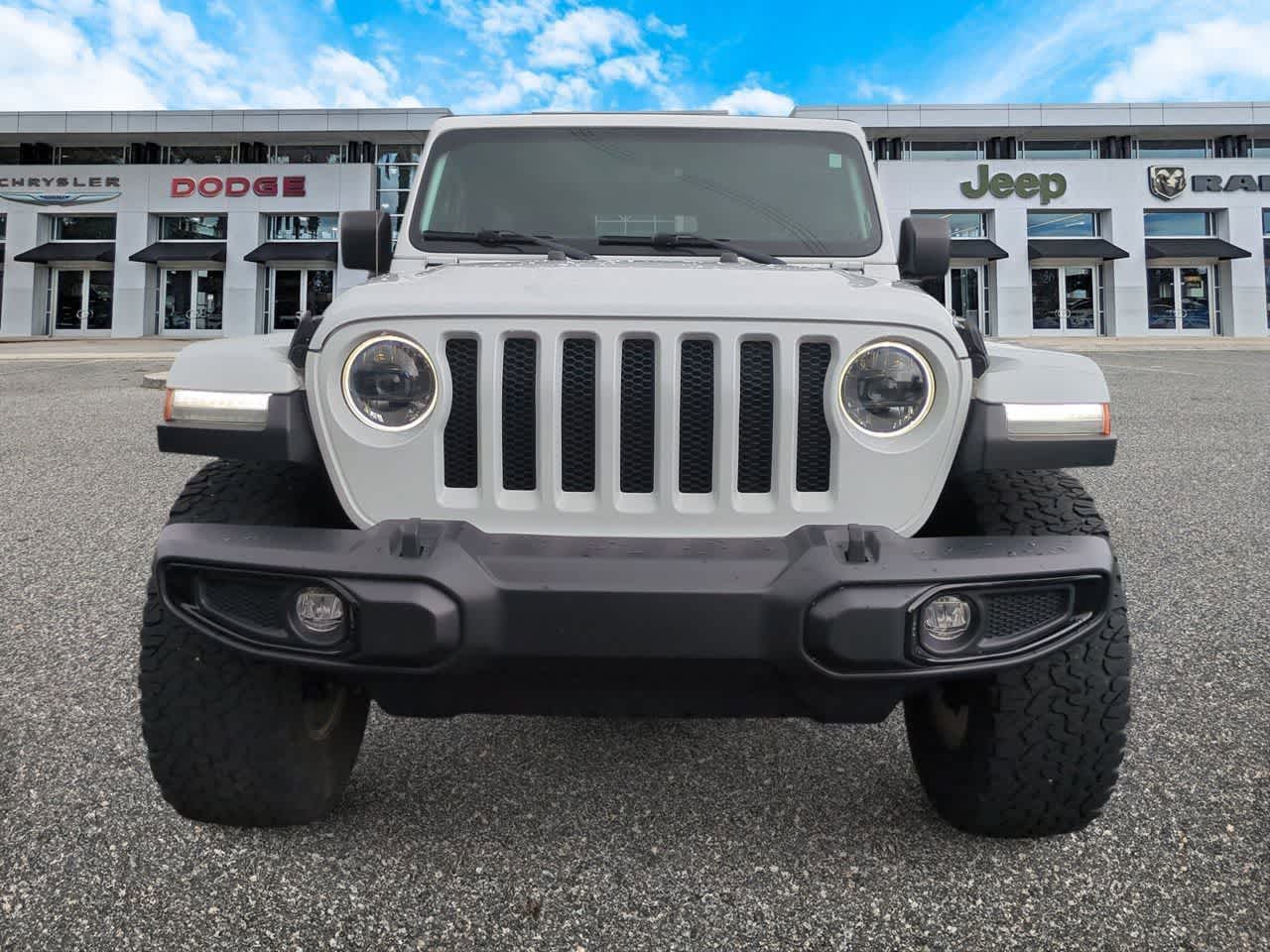 Jeep Wrangler Willys de 4 puertas y tracción 4x4, 2023