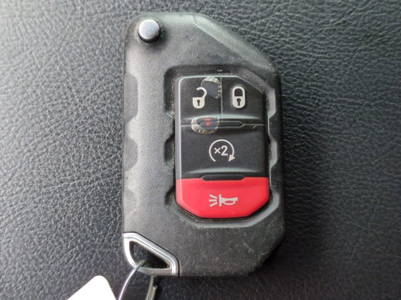 Jeep Wrangler Willys de 4 puertas y tracción 4x4, 2023