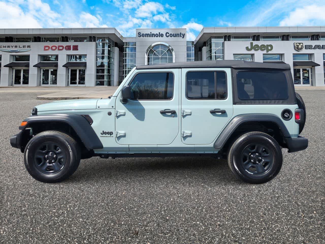 Jeep Wrangler 4 puertas Sport 4x4 2023