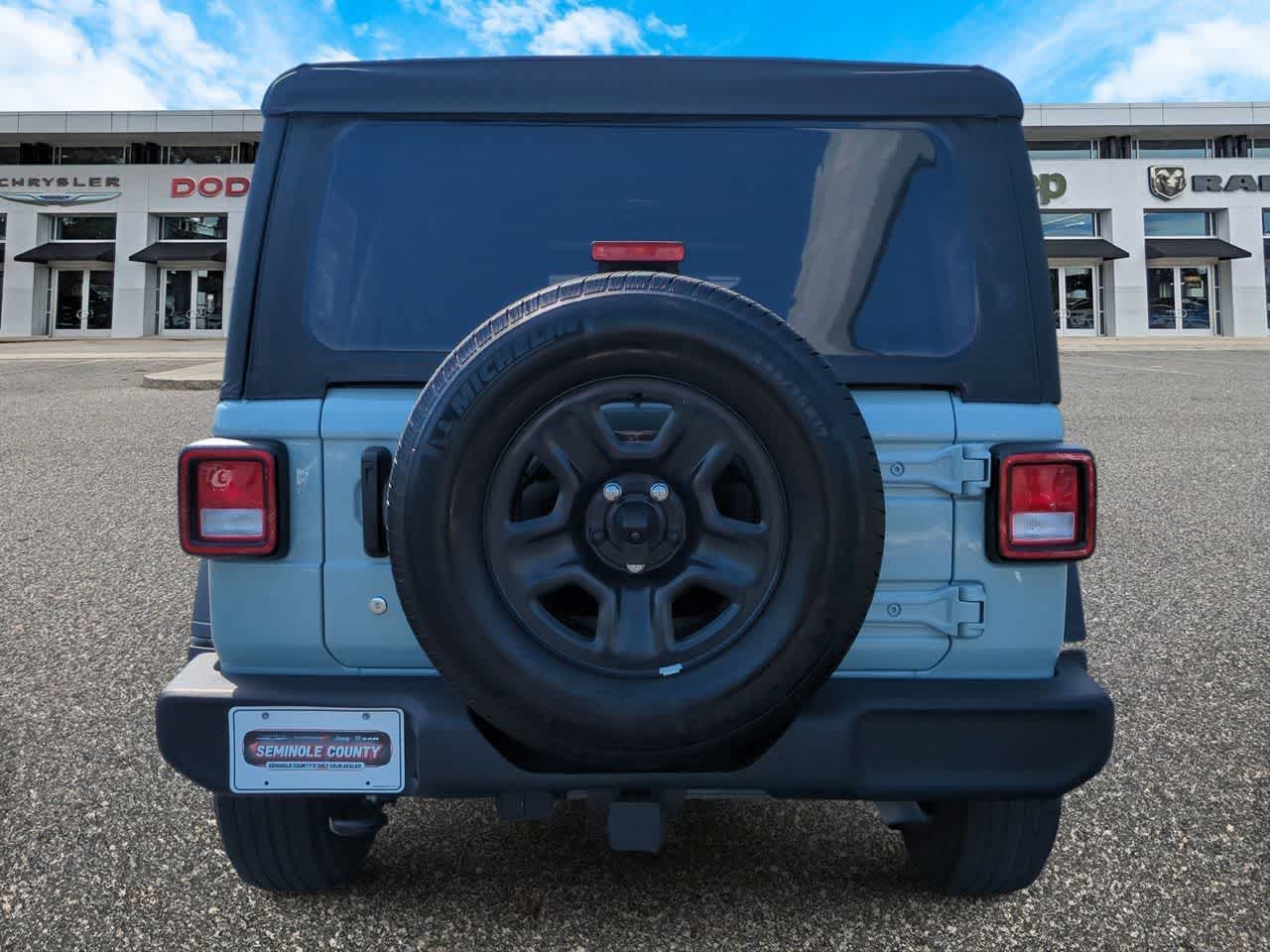 Jeep Wrangler 4 puertas Sport 4x4 2023