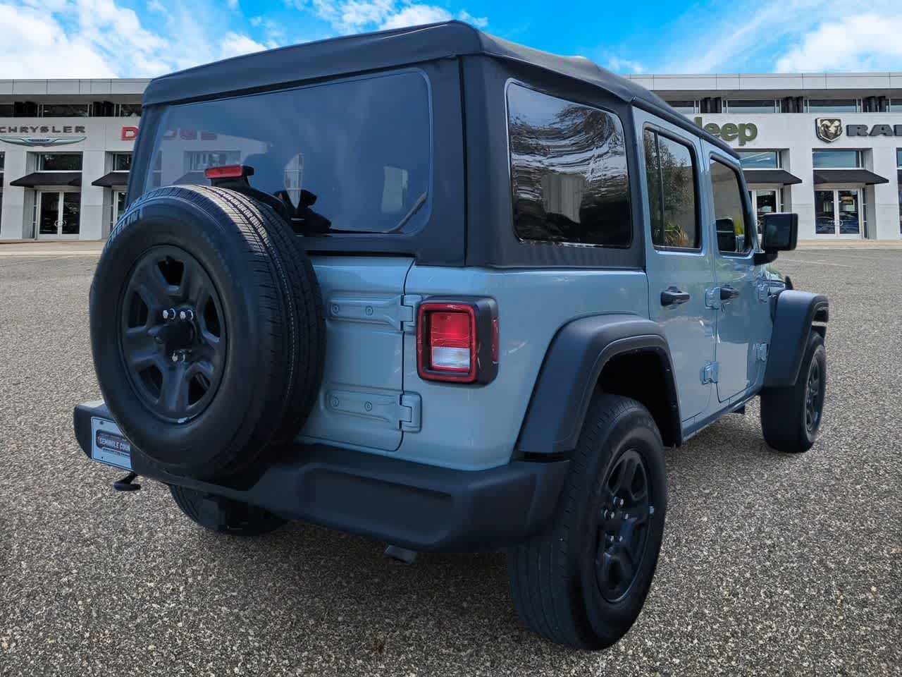 Jeep Wrangler 4 puertas Sport 4x4 2023