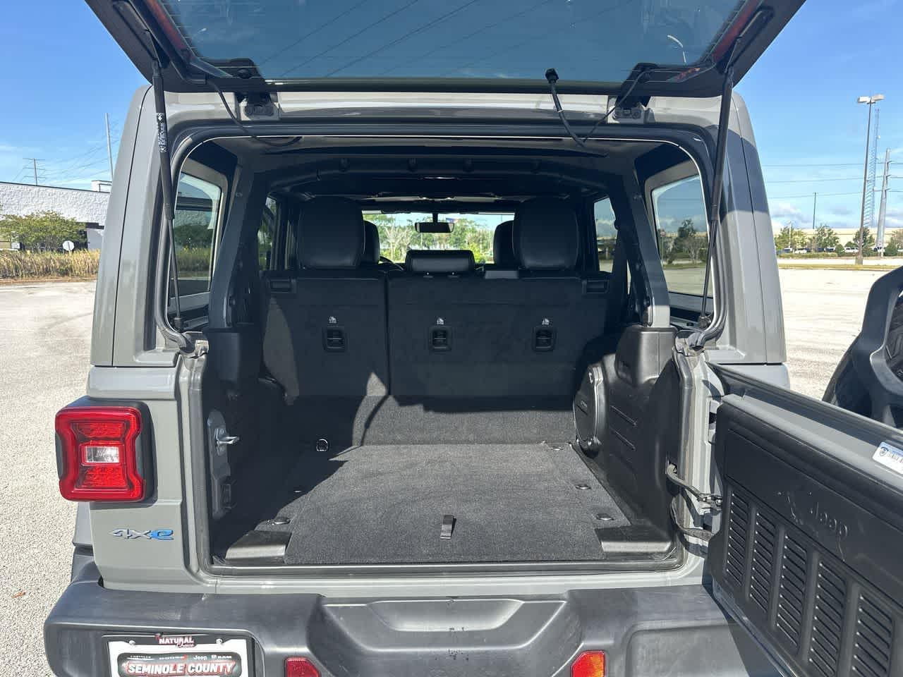 Jeep Wrangler 4xe Unlimited Sahara 4x4 2022