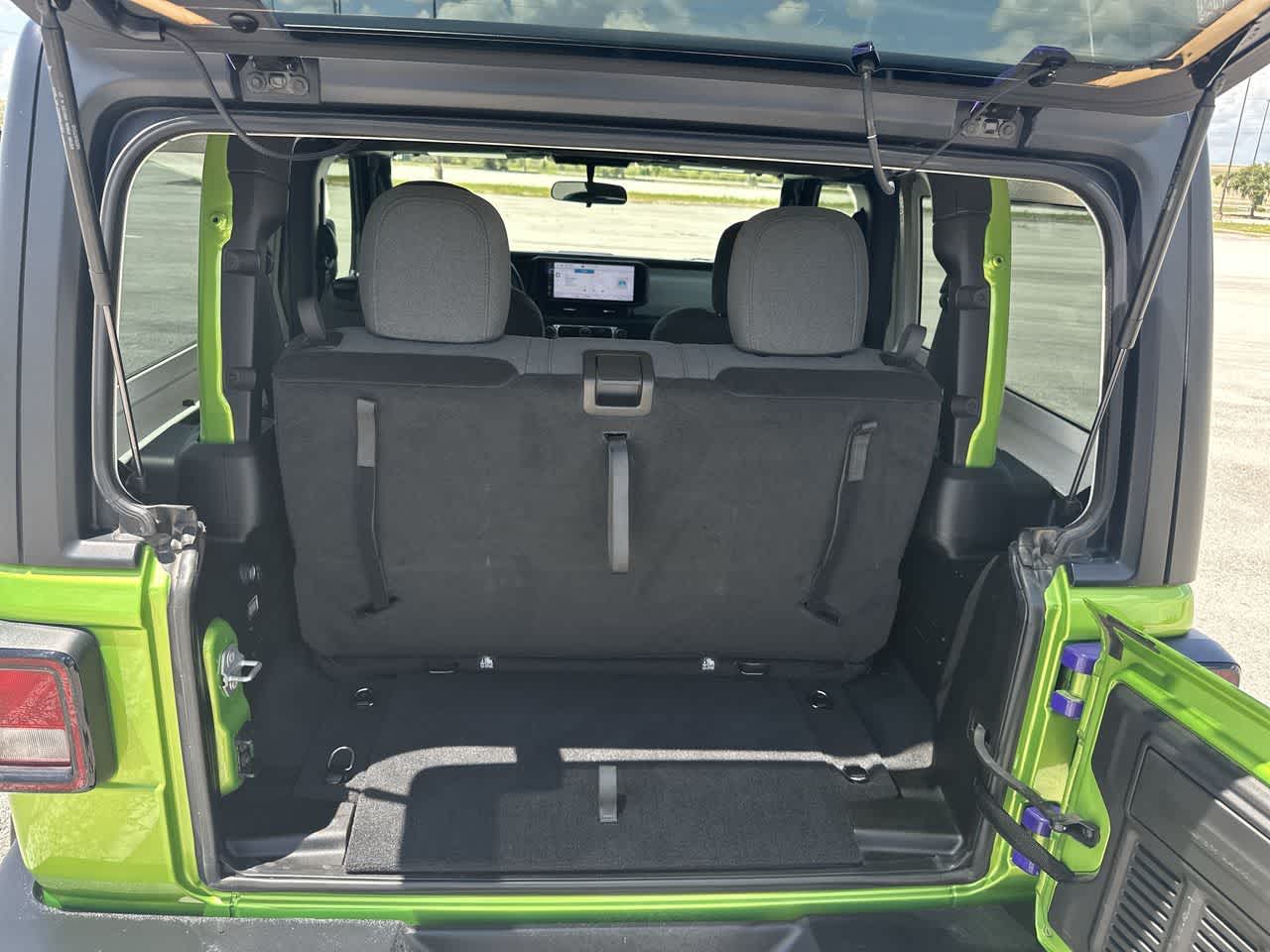 Jeep Wrangler 2025, 2 puertas, versión Sport, 4x4