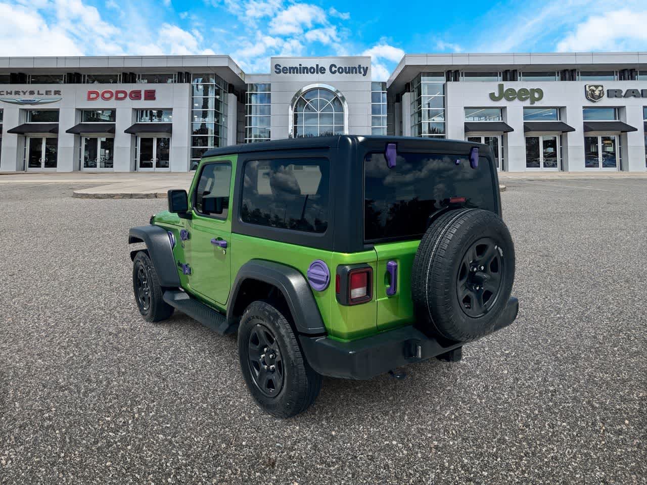 Jeep Wrangler 2025, 2 puertas, versión Sport, 4x4