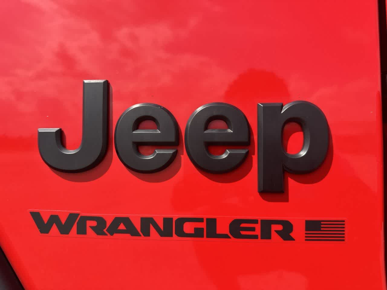 Jeep Wrangler Sport de 4 puertas y tracción 4x4, modelo 2024
