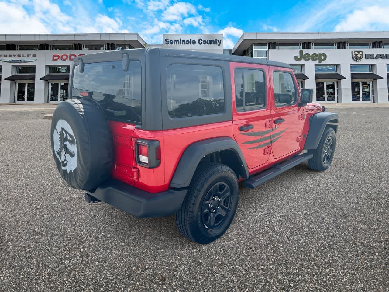 Jeep Wrangler Sport de 4 puertas y tracción 4x4, modelo 2024