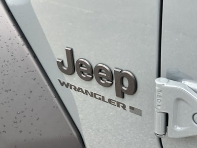 Jeep Wrangler Sport de 4 puertas y tracción 4x4, modelo 2024