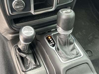 Jeep Wrangler Sport de 4 puertas y tracción 4x4, modelo 2024