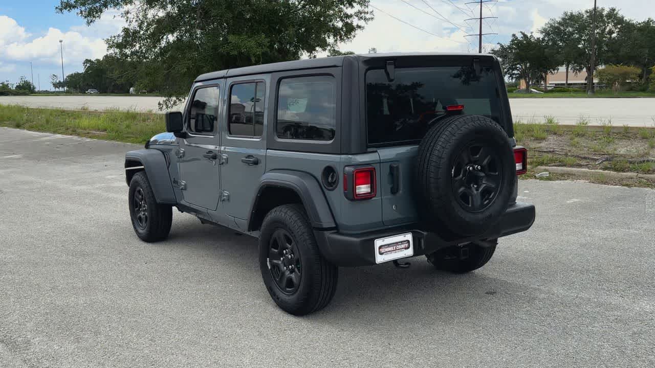 Jeep Wrangler Sport de 4 puertas y tracción 4x4, modelo 2024