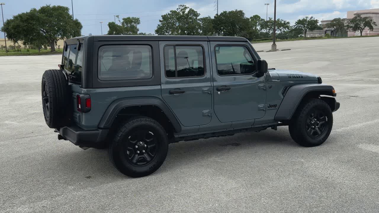 Jeep Wrangler Sport de 4 puertas y tracción 4x4, modelo 2024