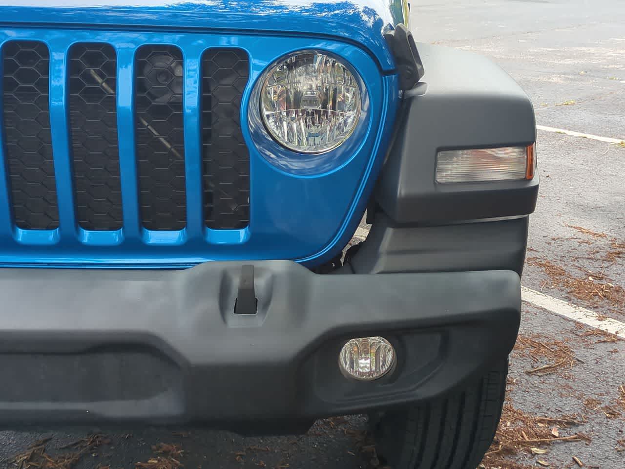 Jeep Wrangler Sport S de 4 puertas y tracción 4x4, 2024