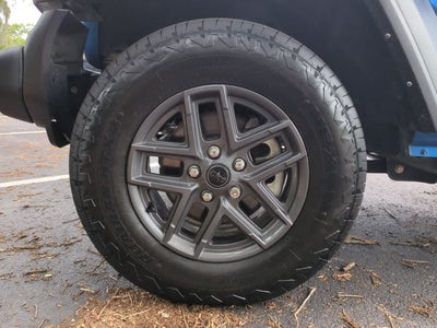 Jeep Wrangler Sport S de 4 puertas y tracción 4x4, 2024