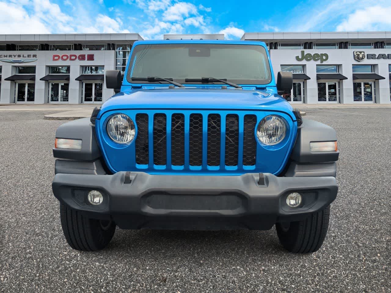Jeep Wrangler Sport S de 4 puertas y tracción 4x4, 2024