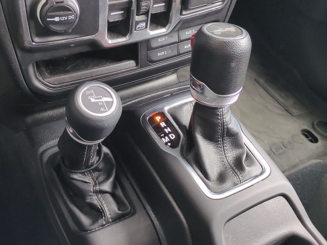 Jeep Wrangler Sport S de 4 puertas y tracción 4x4, 2024