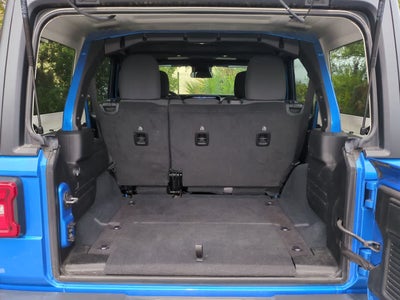 Jeep Wrangler Sport S de 4 puertas y tracción 4x4, 2024
