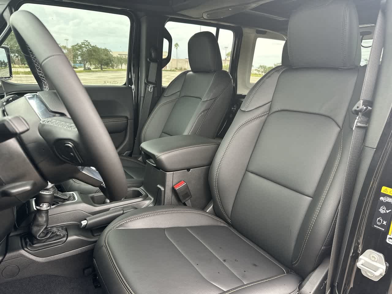 Jeep Wrangler 2027 WRANGLER DE 4 PUERTAS SAHARA