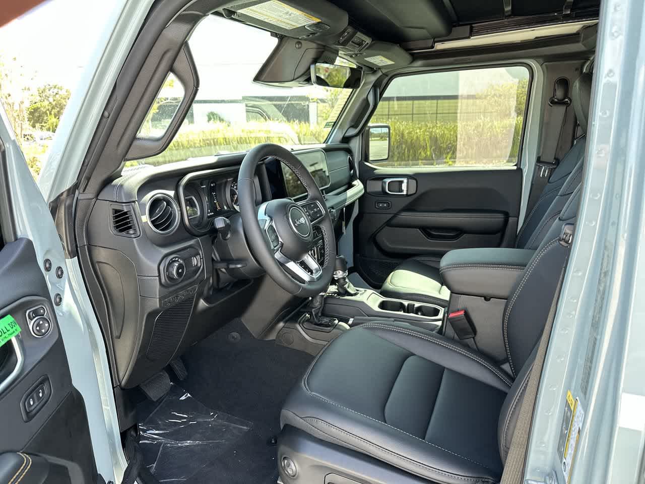 Jeep Wrangler 2027 WRANGLER DE 4 PUERTAS SAHARA