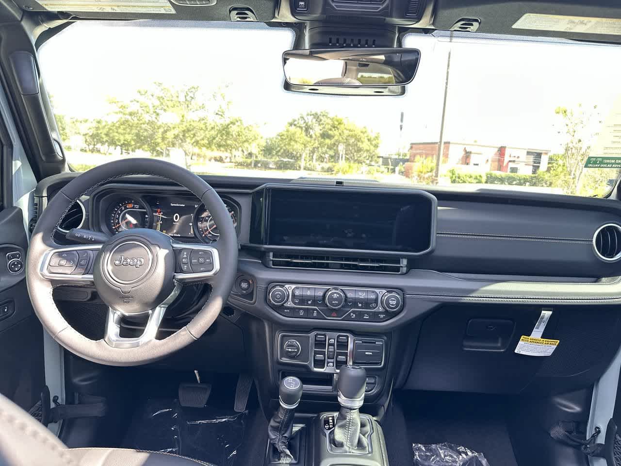 Jeep Wrangler 2027 WRANGLER DE 4 PUERTAS SAHARA