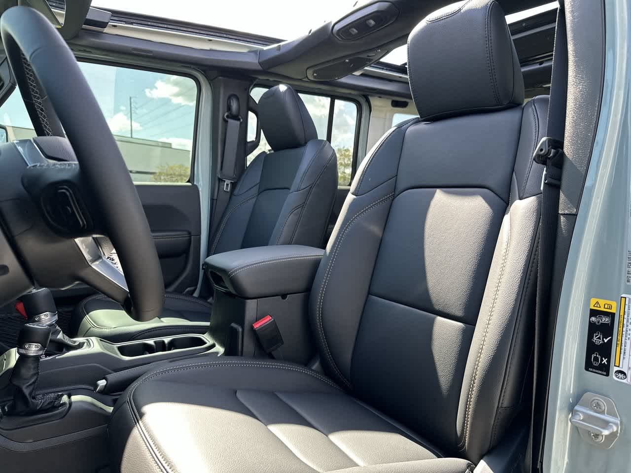 Jeep Wrangler 2027 WRANGLER DE 4 PUERTAS SAHARA