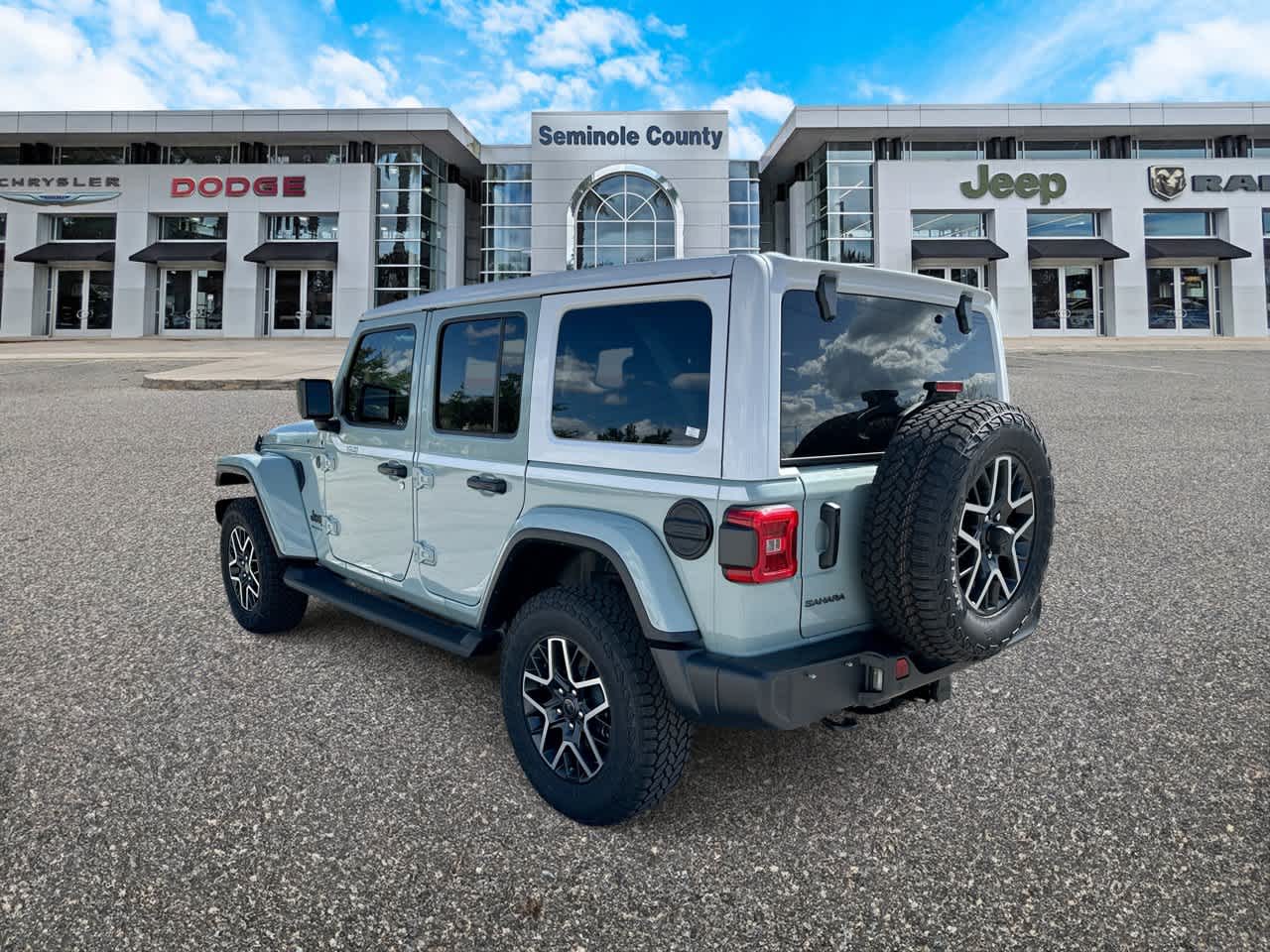 Jeep Wrangler 2027 WRANGLER DE 4 PUERTAS SAHARA