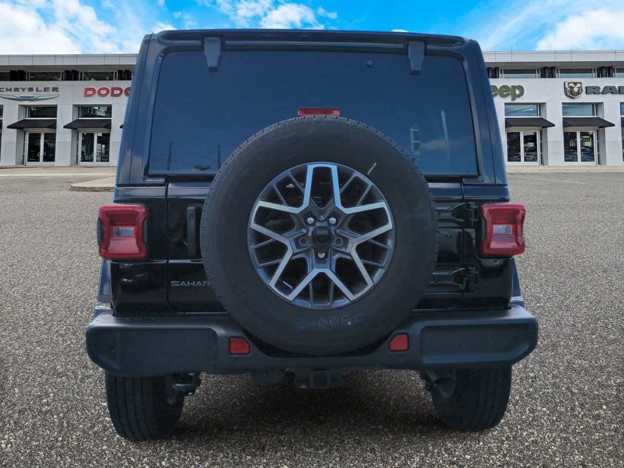 2025 Jeep Wrangler WRANGLER 4-DOOR SAHARA