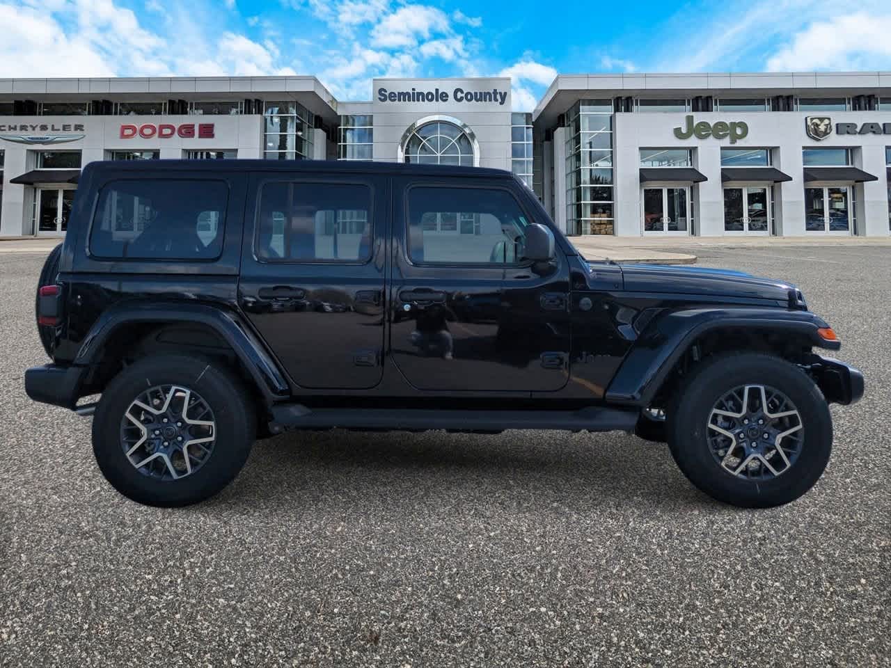 2025 Jeep Wrangler WRANGLER 4-DOOR SAHARA