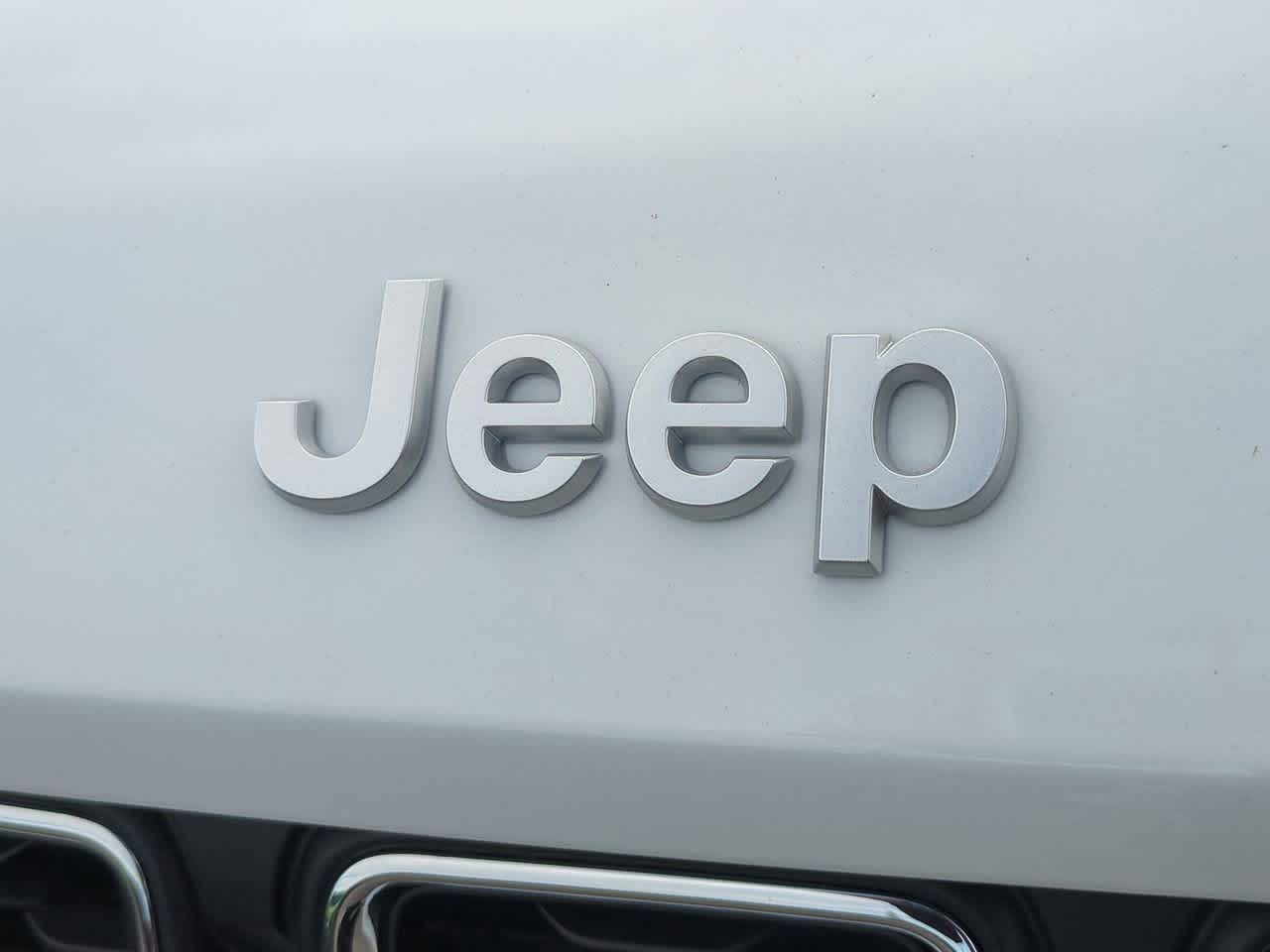 2025 Jeep Grand Cherokee GRAND CHEROKEE LAREDO 4X2