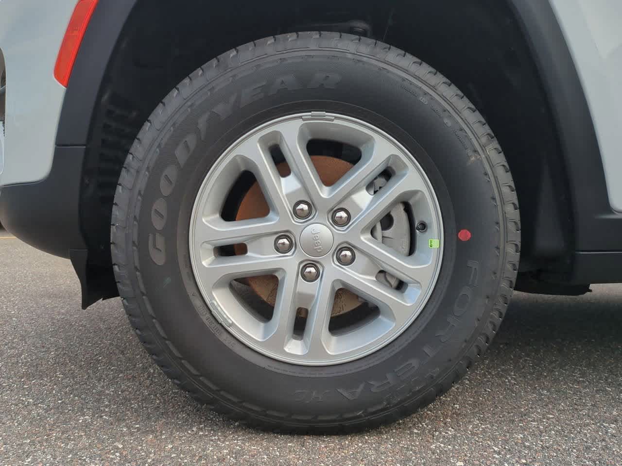 2025 Jeep Grand Cherokee GRAND CHEROKEE LAREDO 4X2