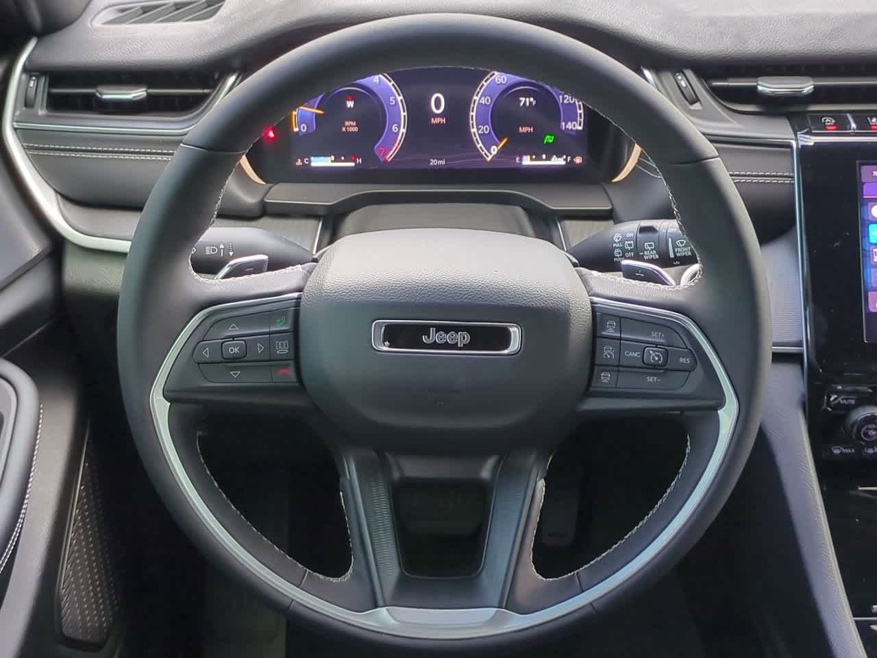 2025 Jeep Grand Cherokee GRAND CHEROKEE LAREDO 4X2