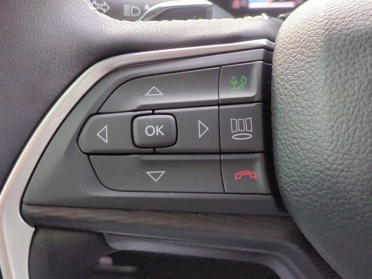 2025 Jeep Grand Cherokee GRAND CHEROKEE LAREDO 4X2