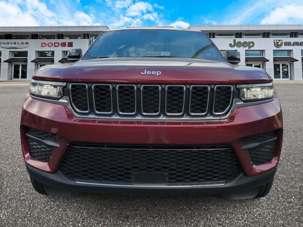 2025 Jeep Grand Cherokee GRAND CHEROKEE LAREDO 4X2