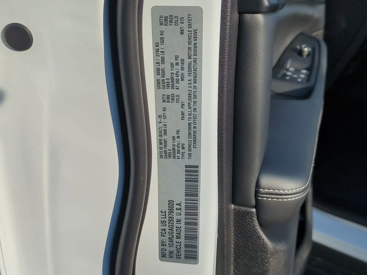 2025 Jeep Grand Cherokee GRAND CHEROKEE LAREDO X 4X2