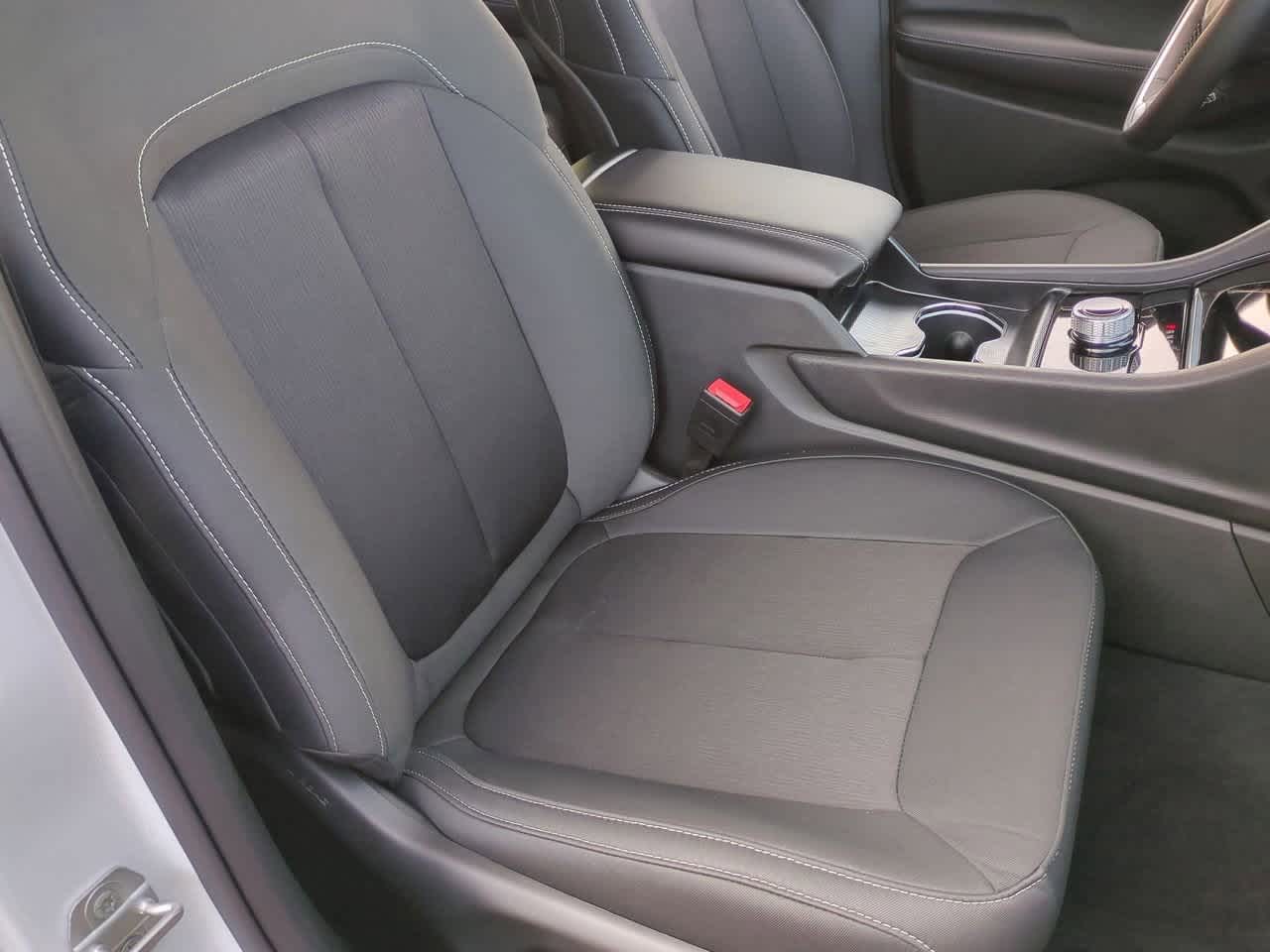 2025 Jeep Grand Cherokee GRAND CHEROKEE LAREDO 4X2