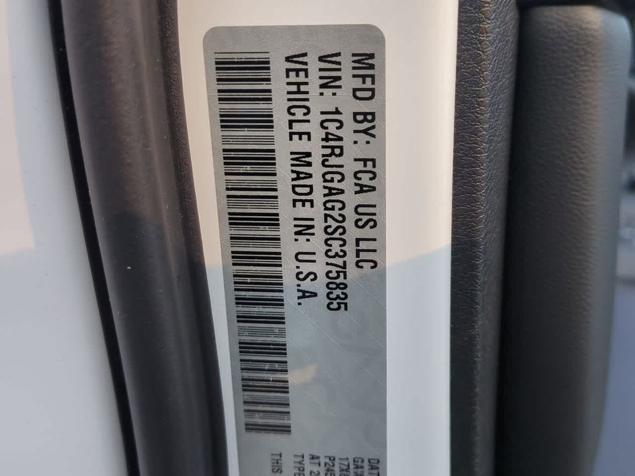 2025 Jeep Grand Cherokee GRAND CHEROKEE LAREDO 4X2