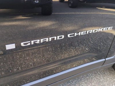 2025 Jeep Grand Cherokee GRAND CHEROKEE LAREDO 4X2