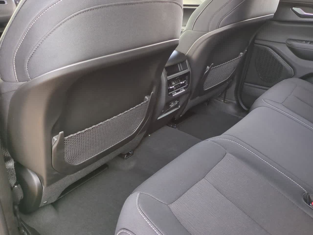 2025 Jeep Grand Cherokee GRAND CHEROKEE LAREDO 4X2