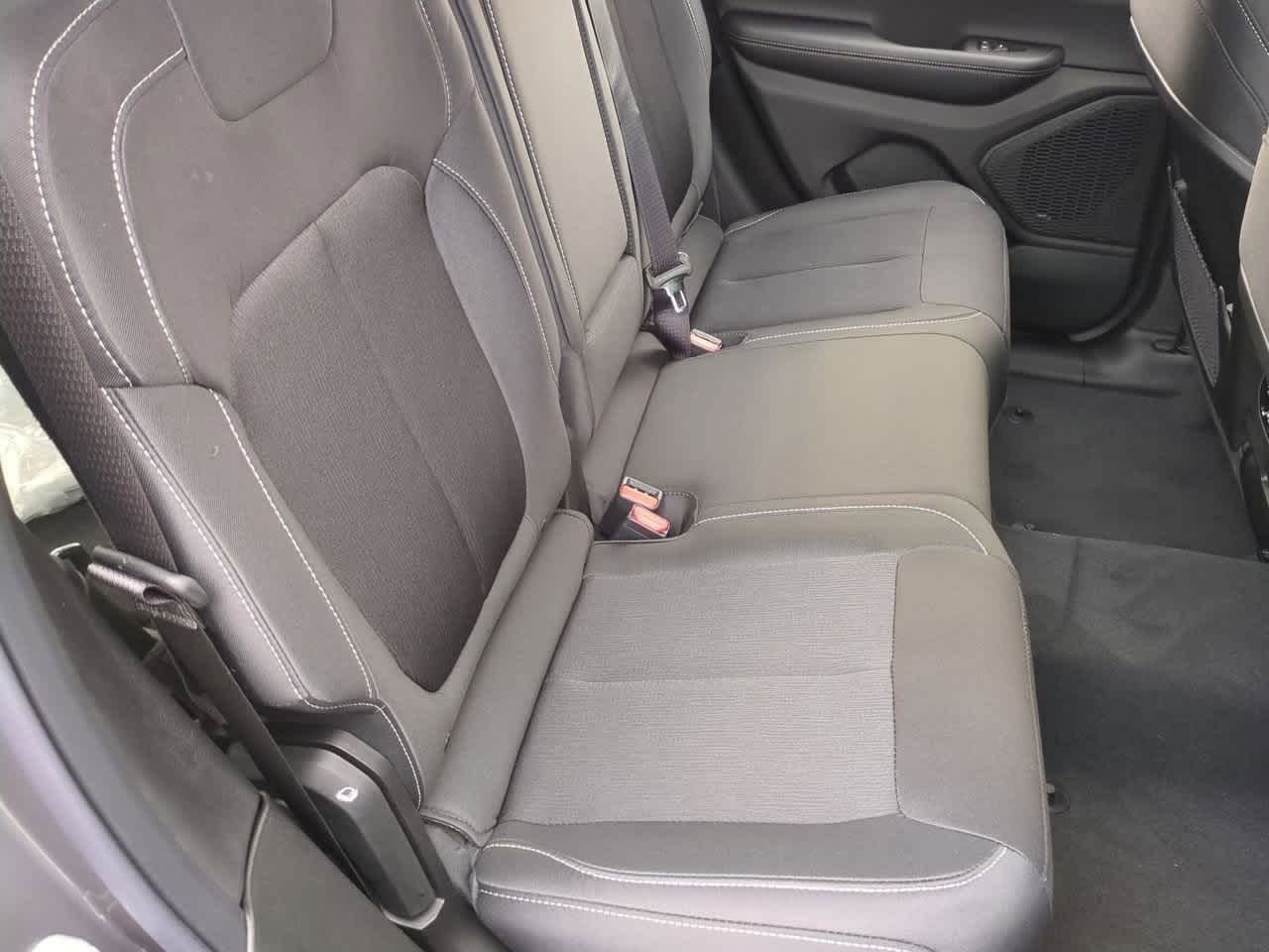 2025 Jeep Grand Cherokee GRAND CHEROKEE LAREDO X 4X2