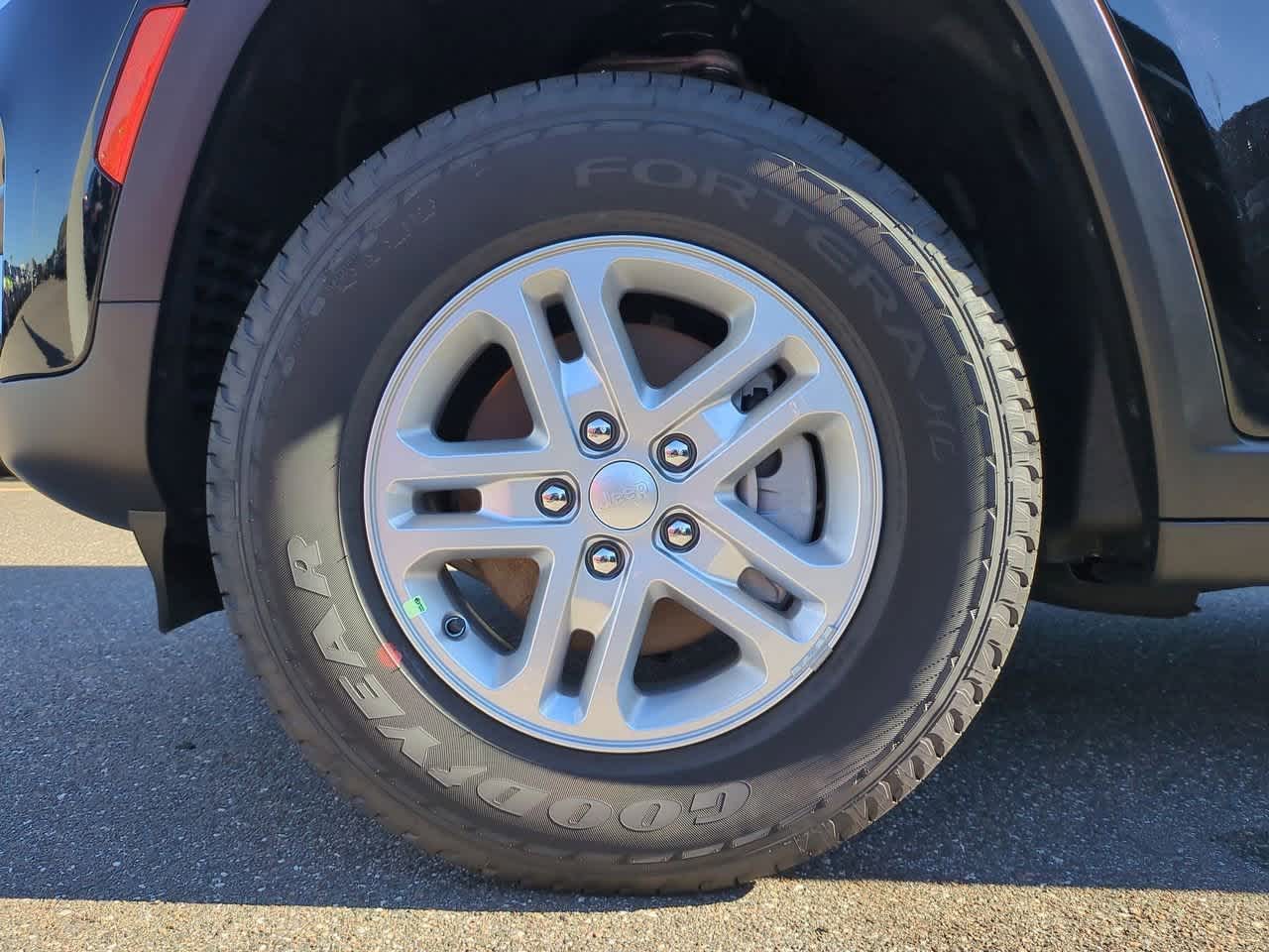 2025 Jeep Grand Cherokee GRAND CHEROKEE LAREDO 4X2