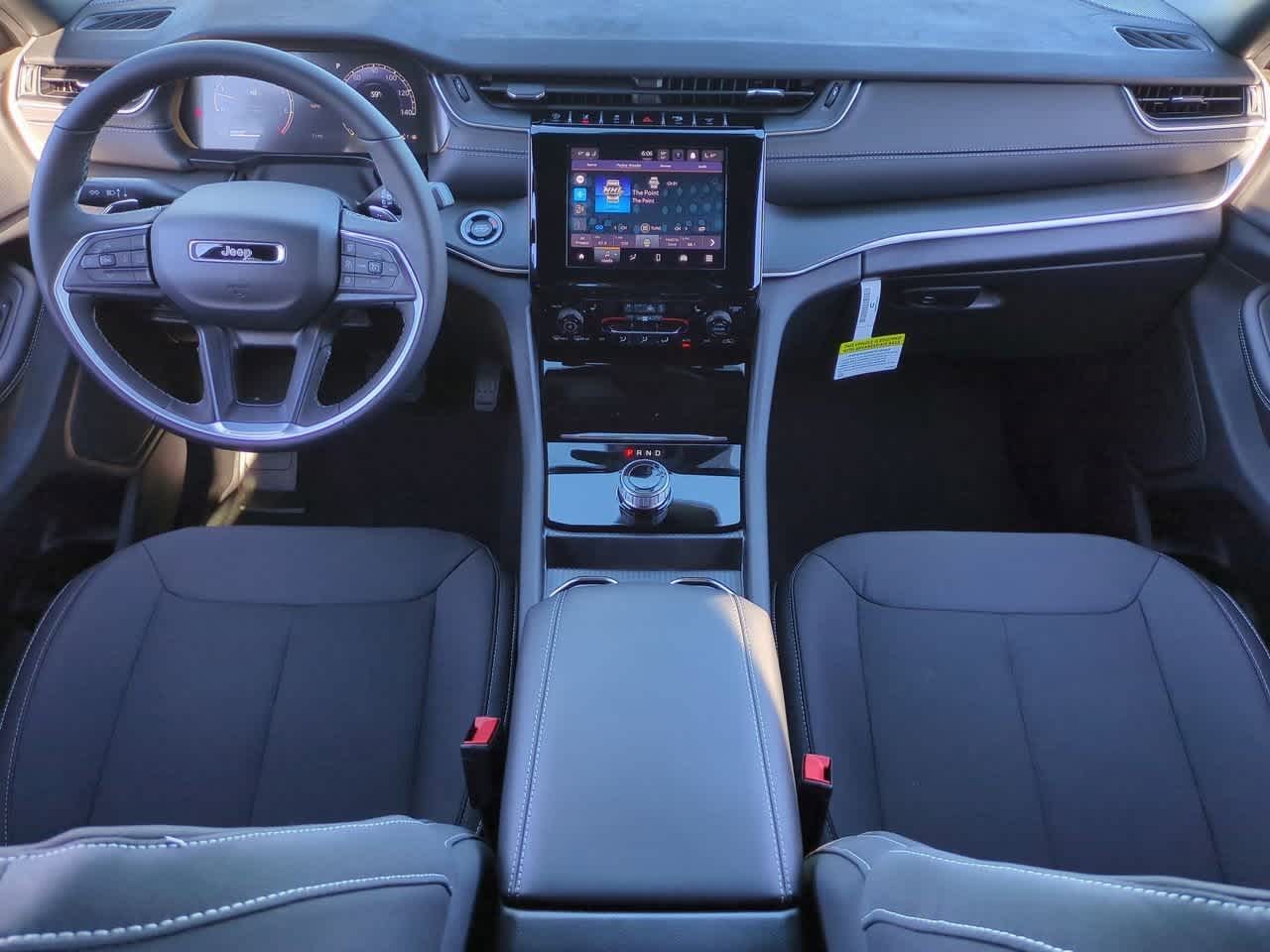 2025 Jeep Grand Cherokee GRAND CHEROKEE LAREDO 4X2