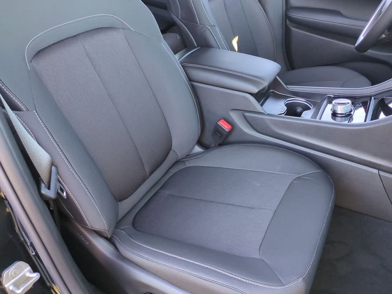 2025 Jeep Grand Cherokee GRAND CHEROKEE LAREDO 4X2