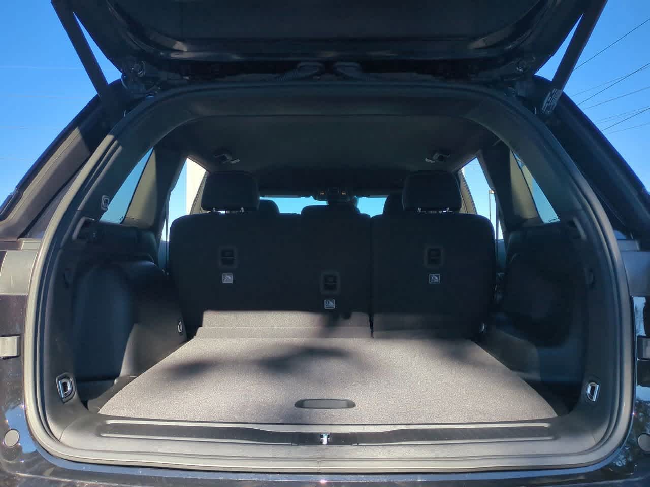 2025 Jeep Grand Cherokee GRAND CHEROKEE LAREDO 4X2